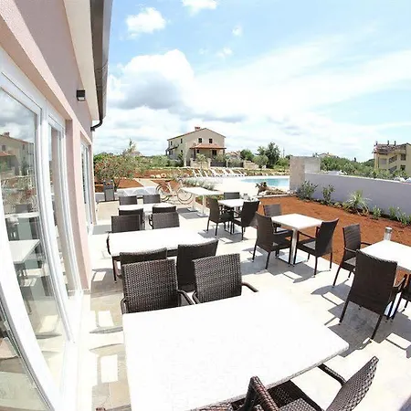 Hotel Badi Lovrečica