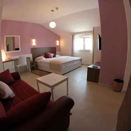 Badi Hotel 3*