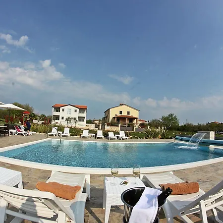 Hotel Badi Lovrečica